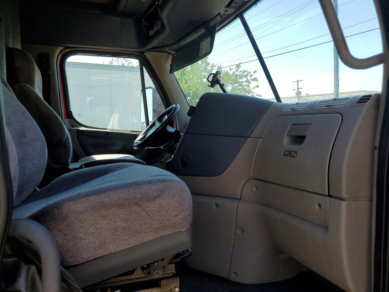 2015 FREIGHTLINER All other VIN 3AKJGLD59FSFP6877 photo 5