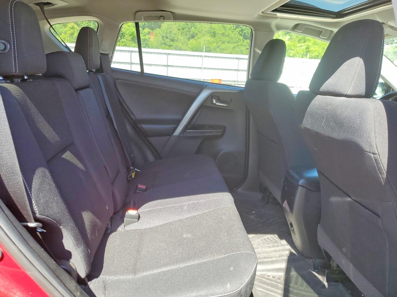 2018 Toyota Rav4 VIN 2T3RFREVXJW839472 photo 11