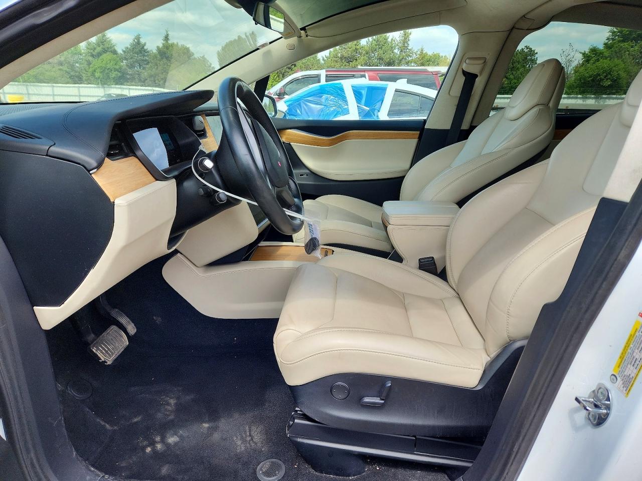 2018 TESLA Model x VIN 5YJXCDE23JF112060 photo 7