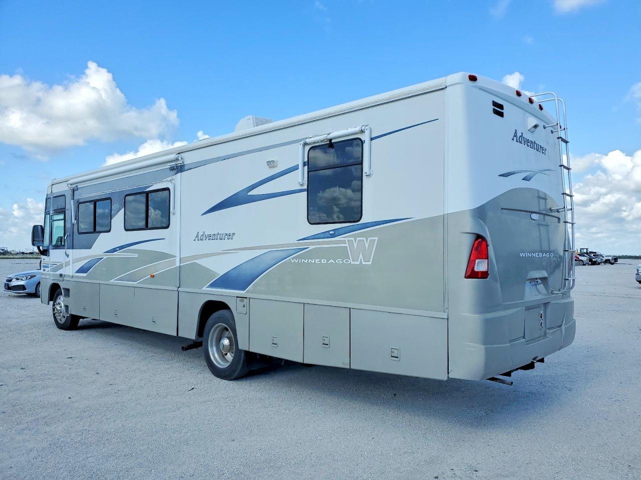 2005 WINNEBAGO All models VIN 5B4MP67G143393603 photo 3