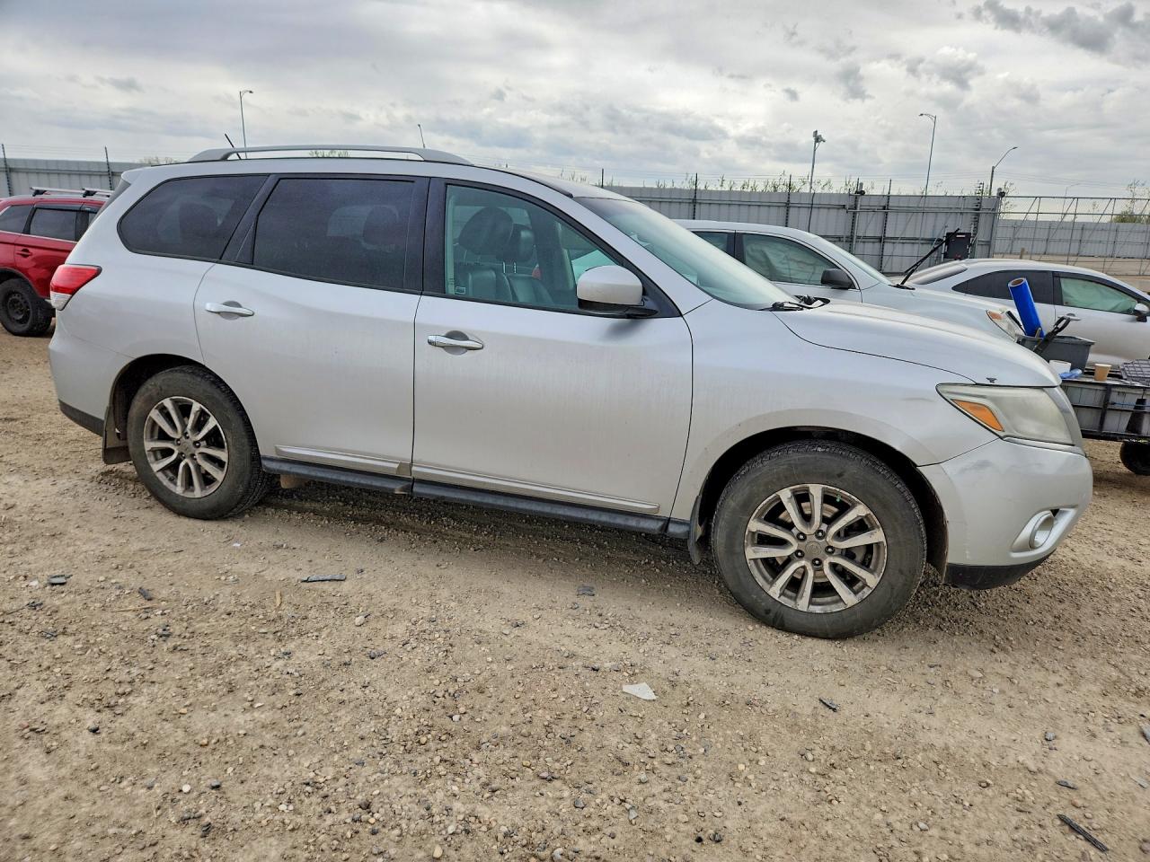2014 Nissan Pathfinder VIN 5N1AR2MM2EC678124 photo 4