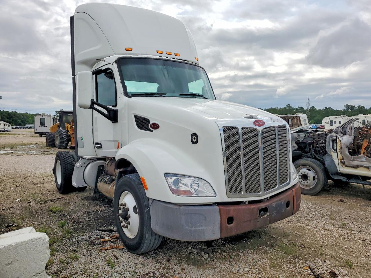2017 PETERBILT All other VIN 1XPBA48X7HD428911 photo 1