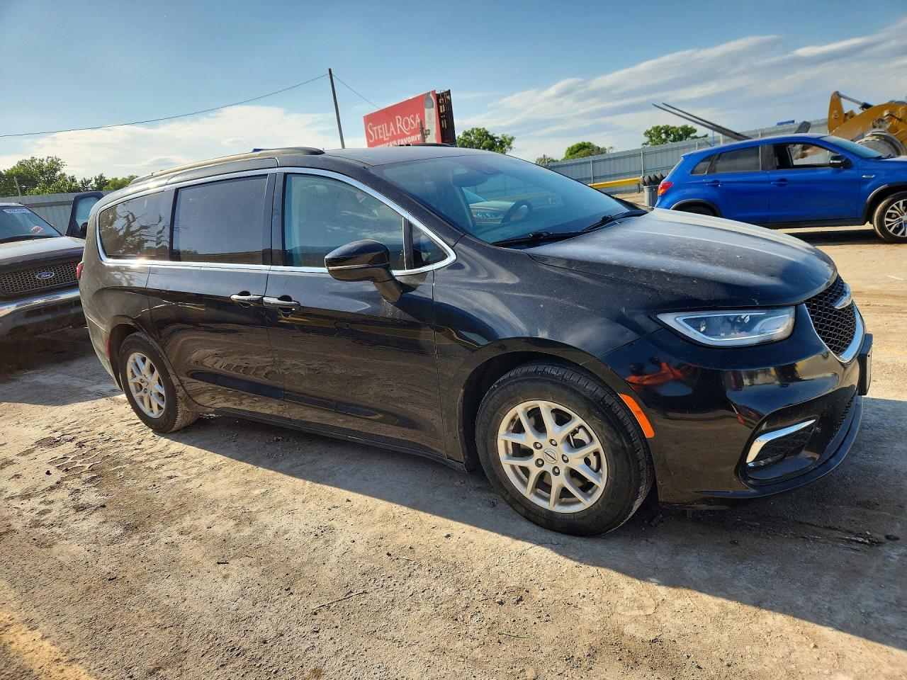 2022 Chrysler Pacifica VIN 2C4RC1BG4NR116135 photo 4