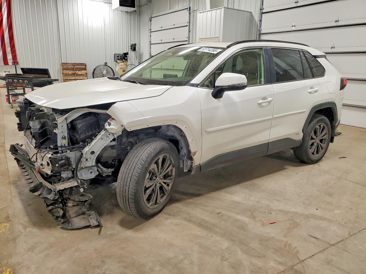 2022 Toyota Rav4 VIN JTMB6RFV0ND529589 photo 1