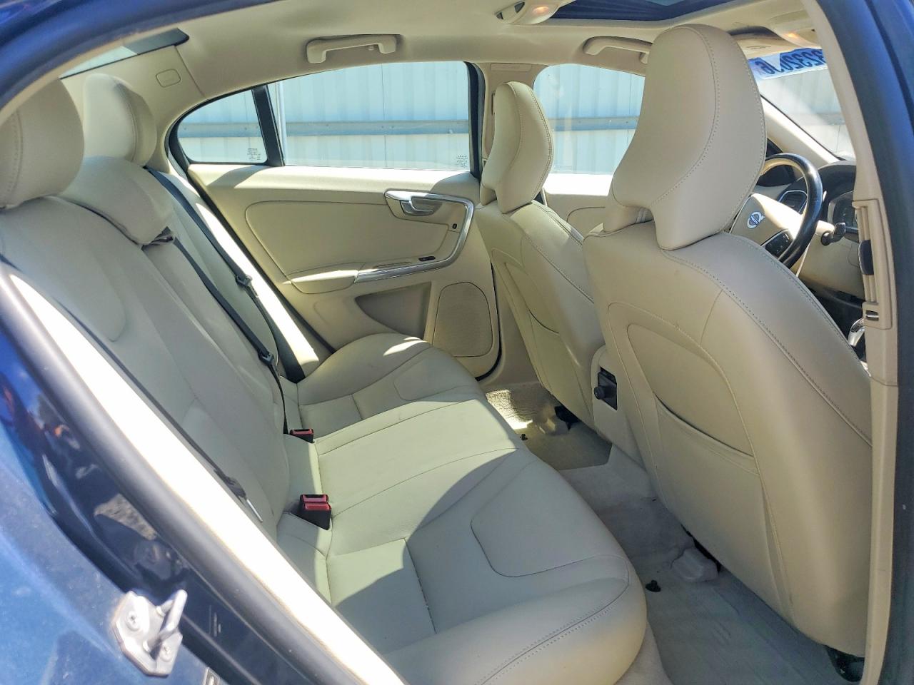 2015 Volvo S60 VIN YV126MFK2F2336893 photo 10