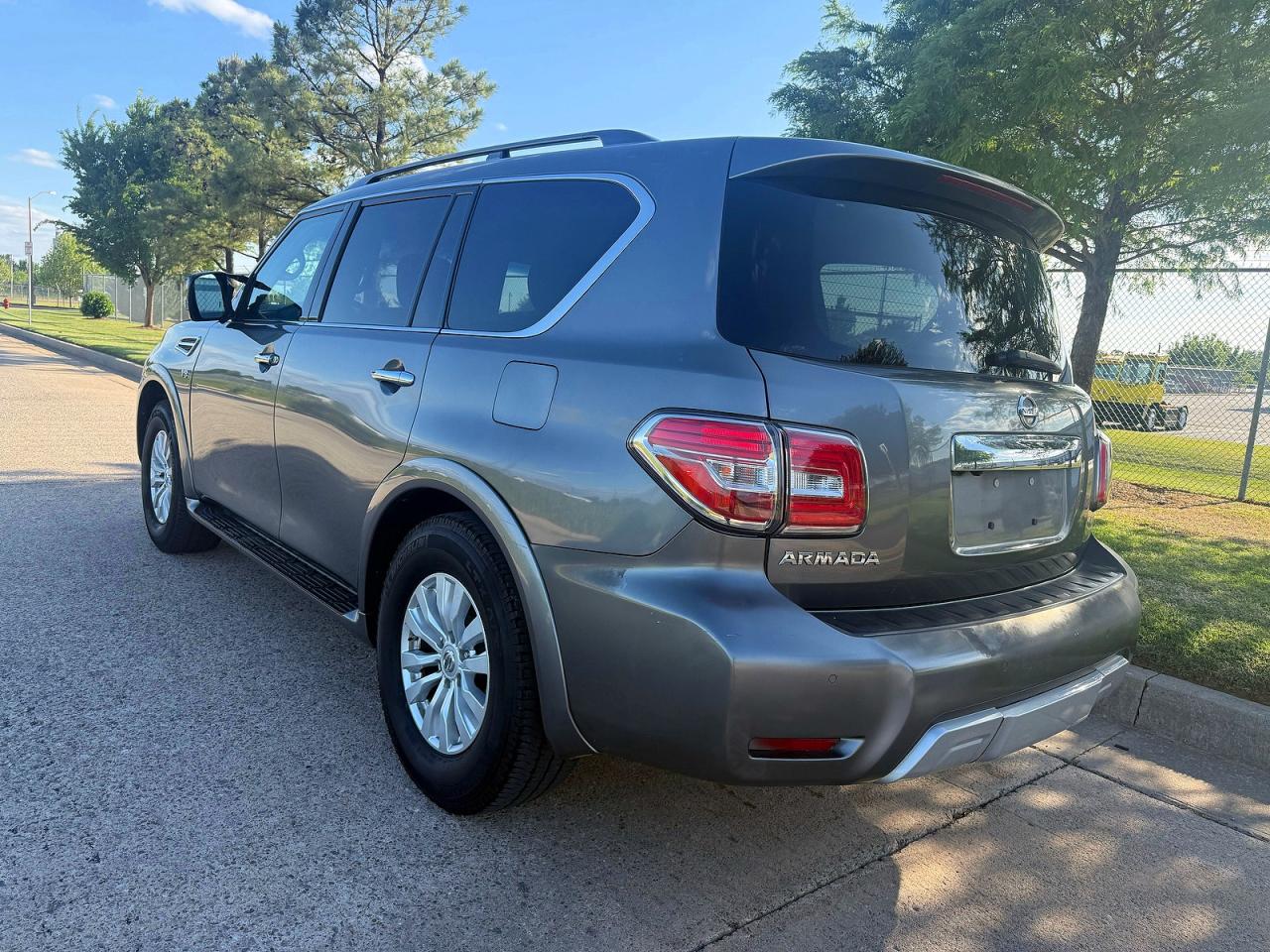 2017 Nissan Armada VIN JN8AY2NC0H9506693 photo 3