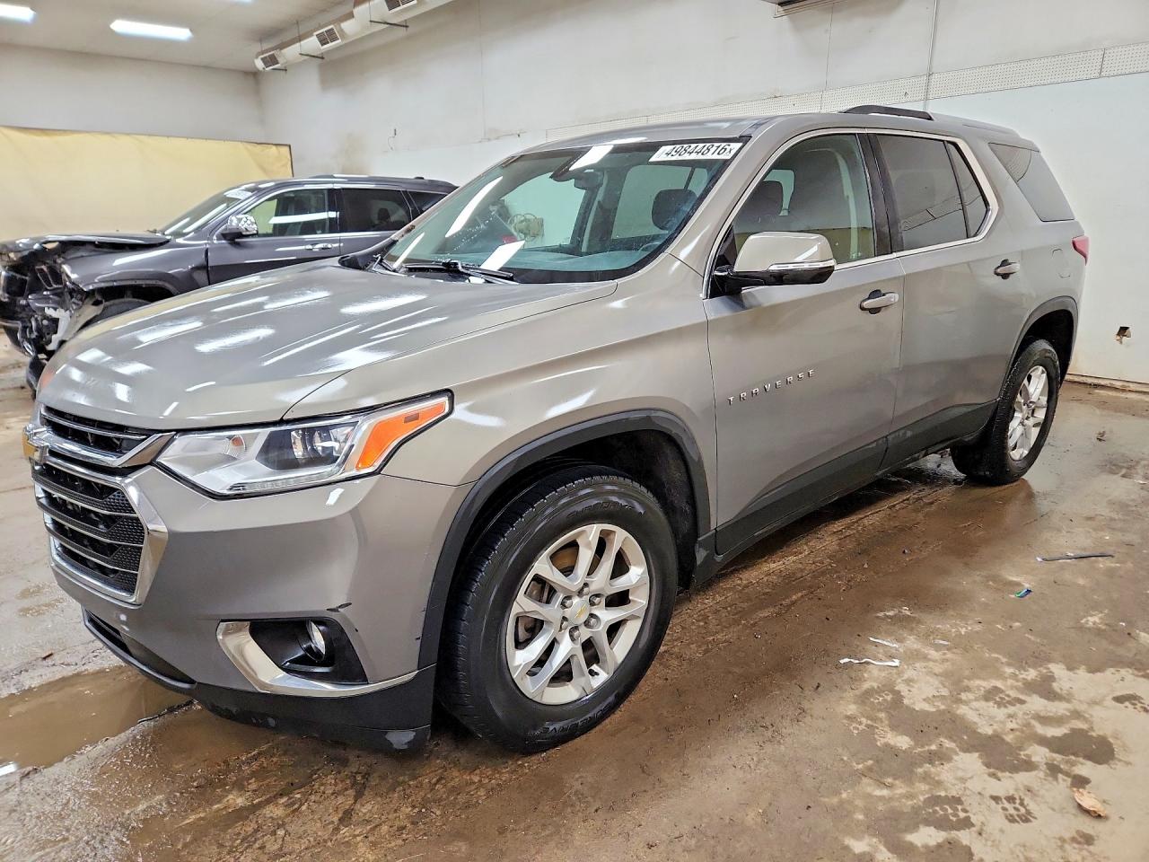2018 Chevrolet Traverse VIN 1GNERGKW6JJ167178 photo 1