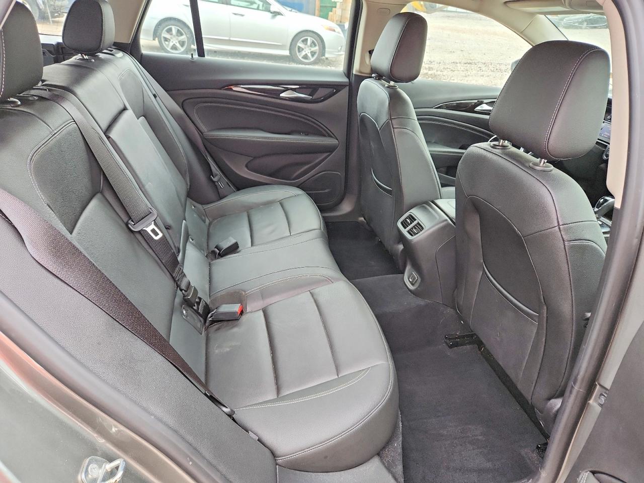 2018 Buick Regal VIN W04GV8SX5J1168974 photo 10