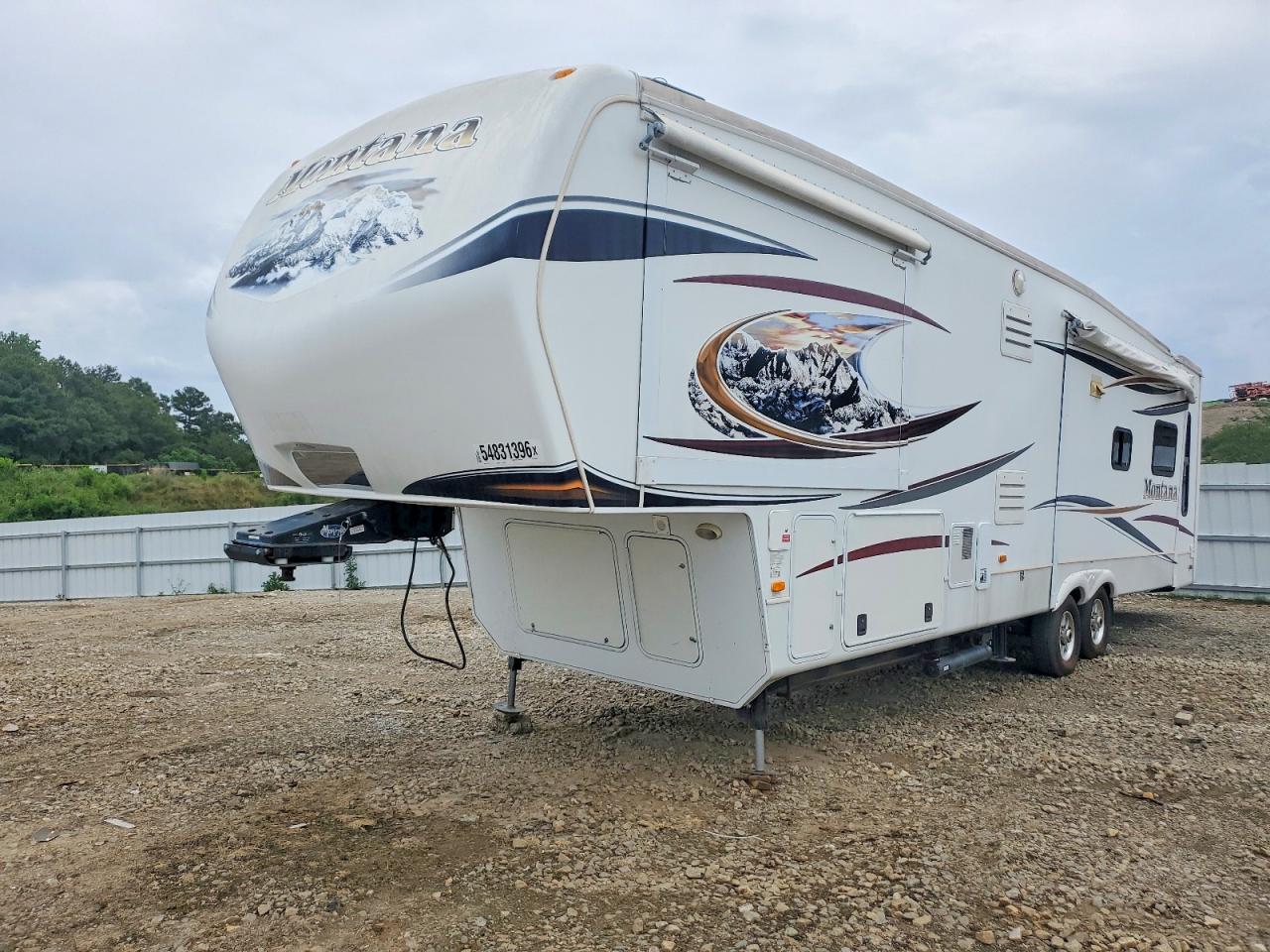 2013 KEYSTONE Montana VIN 4YDF35821D4700593 photo 2