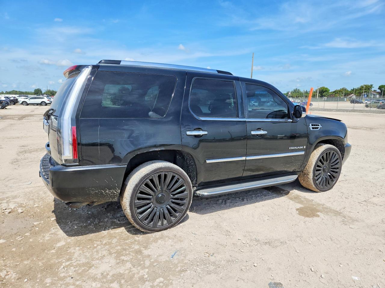 2008 Cadillac Escalade VIN 1GYFK63828R274181 photo 3