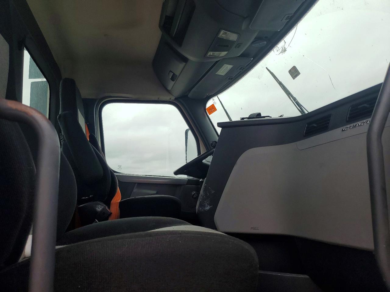2018 FREIGHTLINER All other VIN 3AKJHLDV9JSJL6029 photo 6