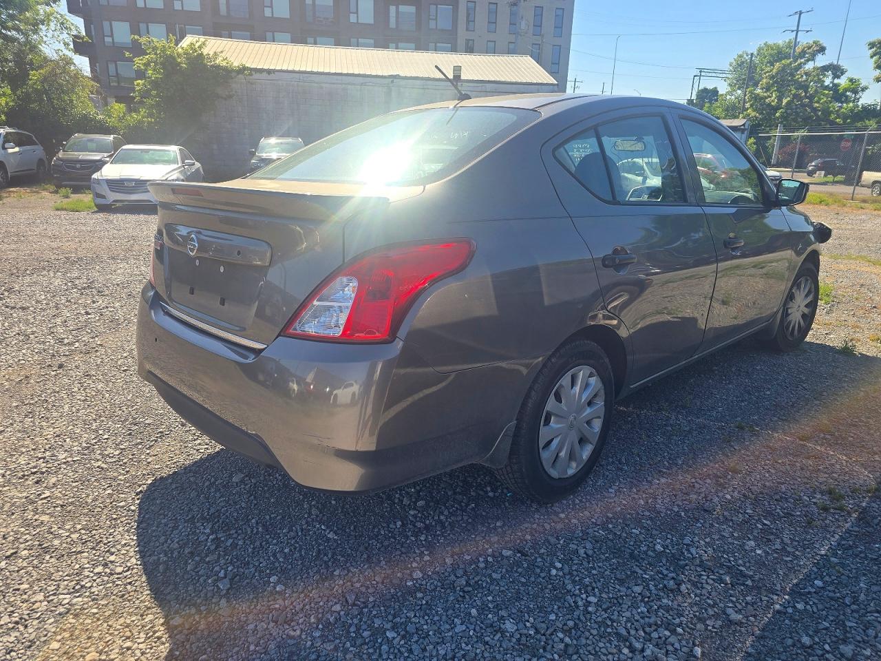 2017 Versa VIN 3N1CN7AP0HL817053 photo 4