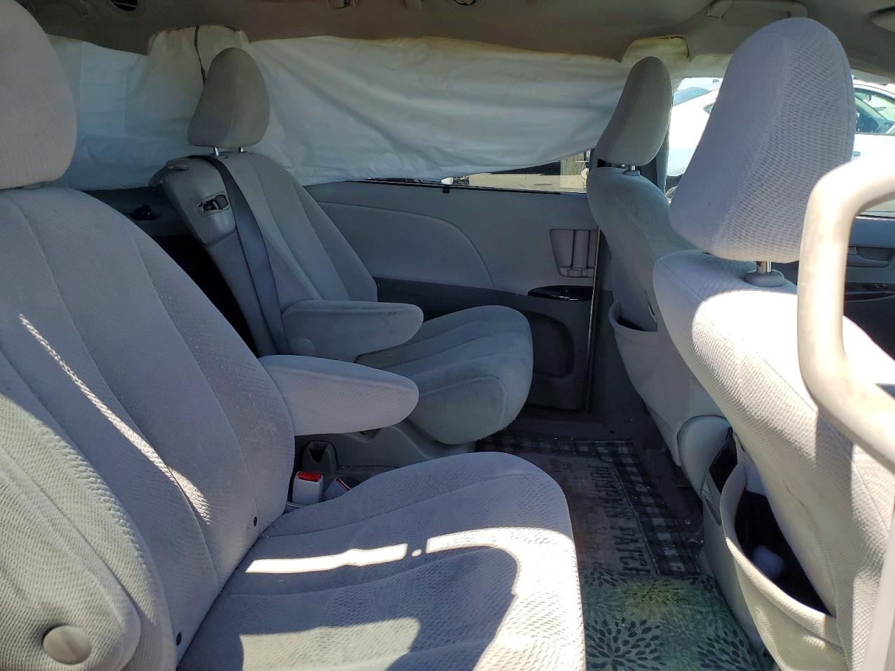 2014 Toyota Sienna VIN 5TDKK3DC4ES484459 photo 11