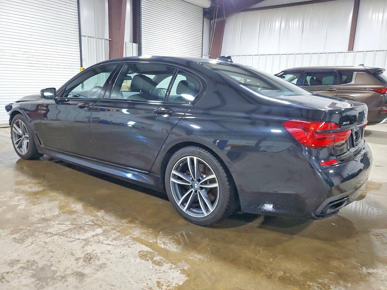 2019 BMW 7 series VIN WBA7E4C56KGV28731 photo 2
