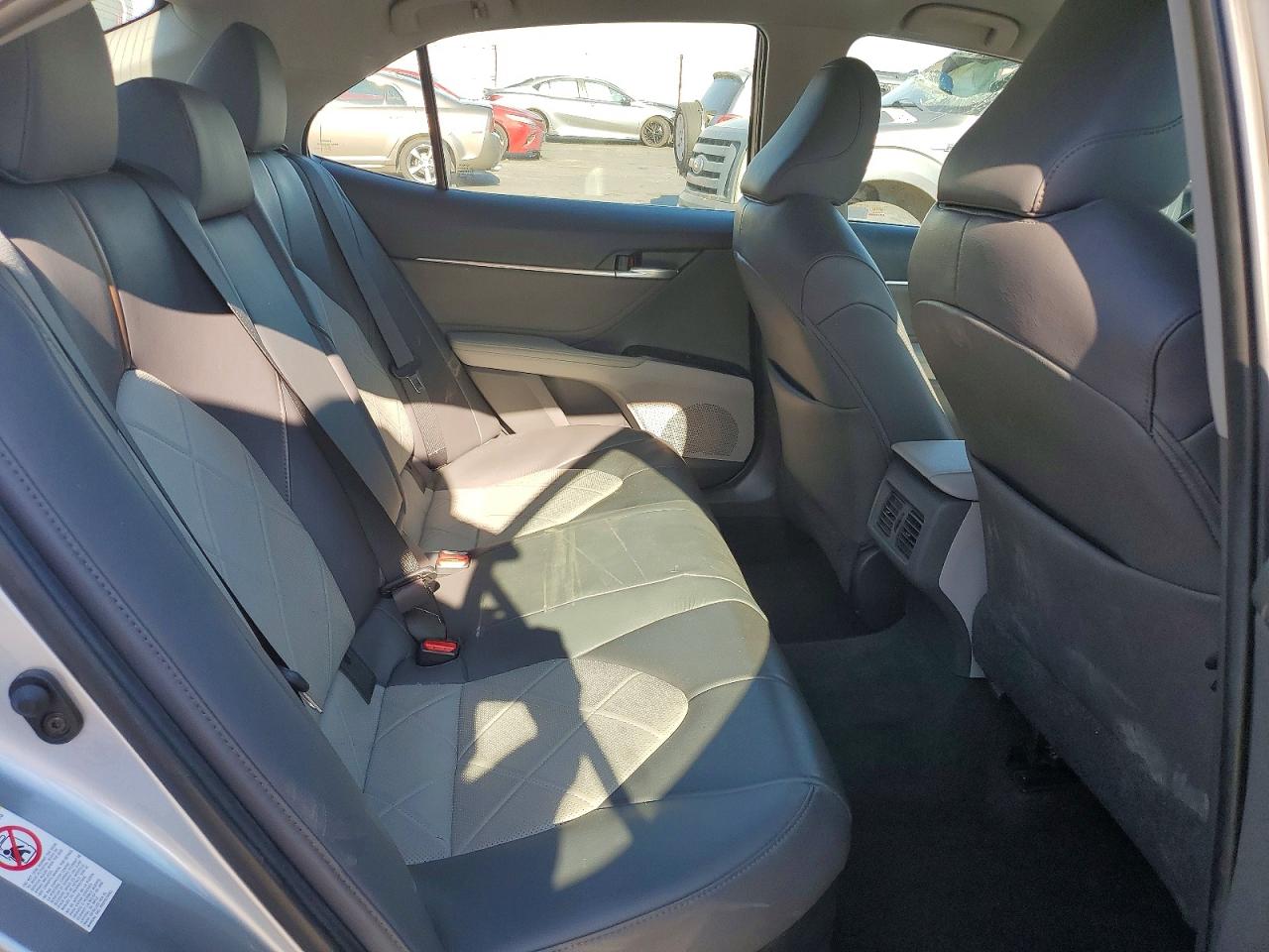 2018 Toyota Camry sola VIN 4T1B21HK8JU502033 photo 10