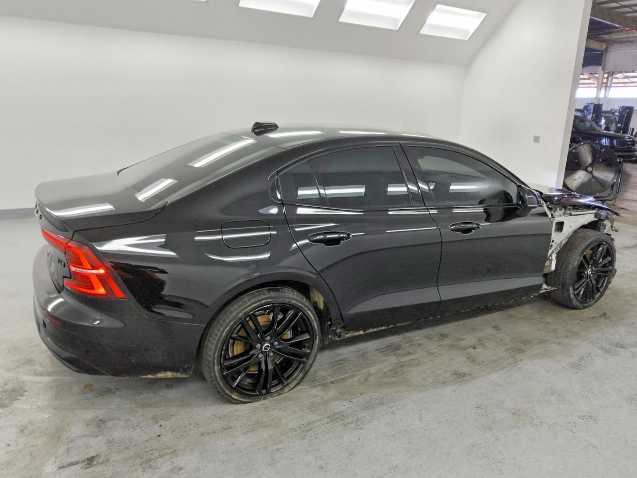 2025 Volvo S60 VIN 7JRH60FD5SG369184 photo 3