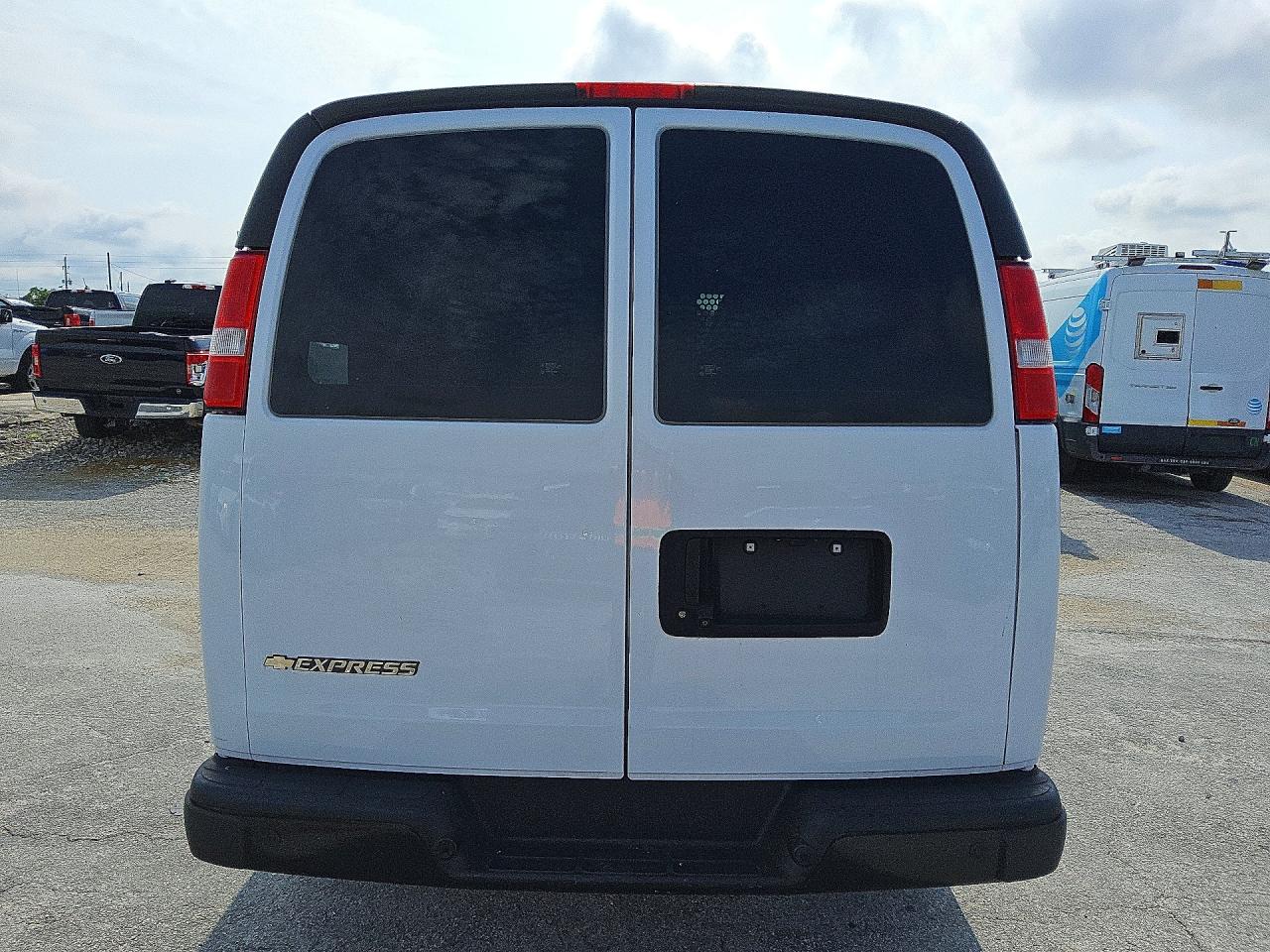 2022 CHEV Express VIN 1GCWGAFP3N1241729 photo 6