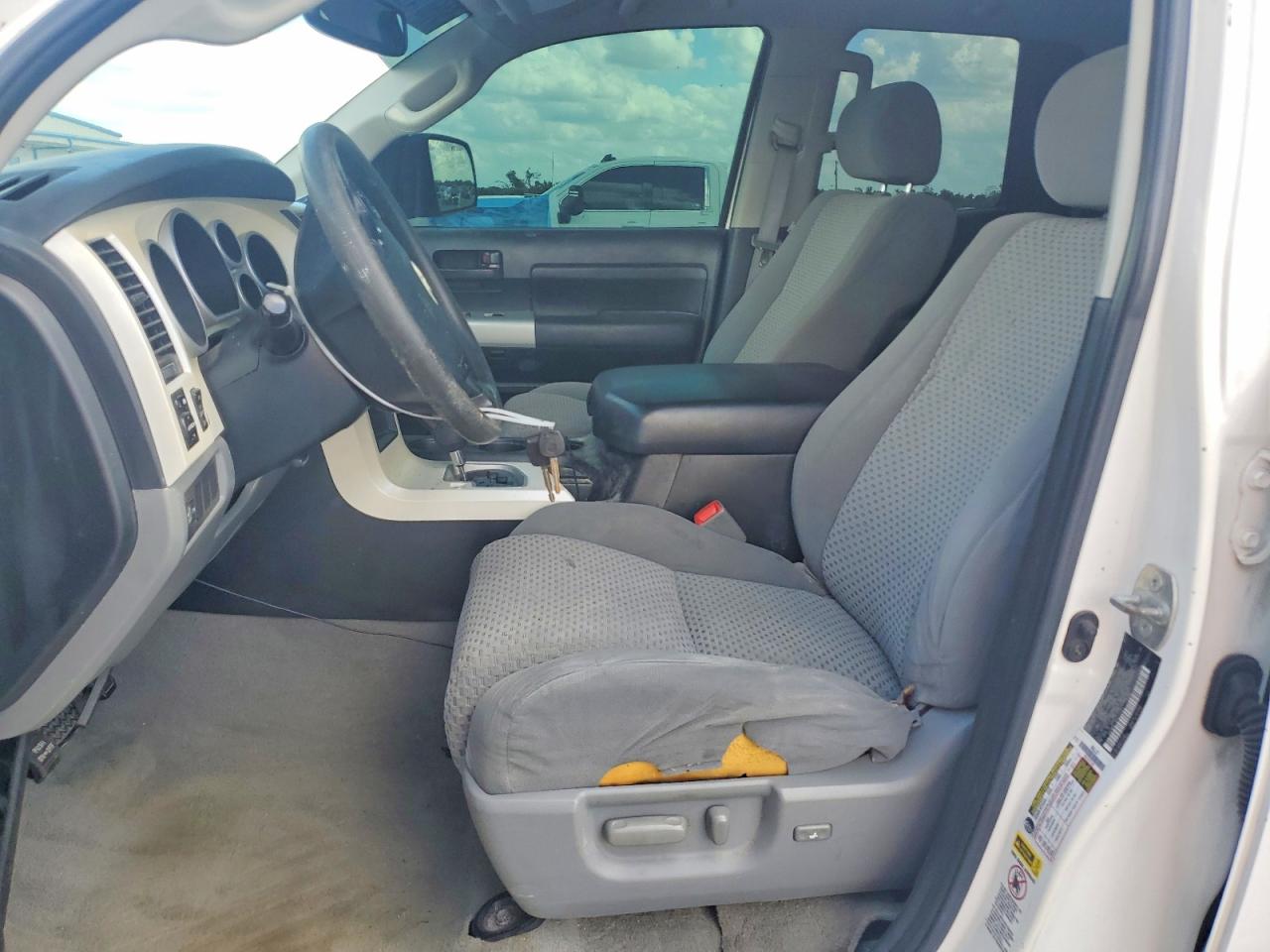 2011 Toyota Tundra VIN 5TFRM5F16BX034253 photo 7