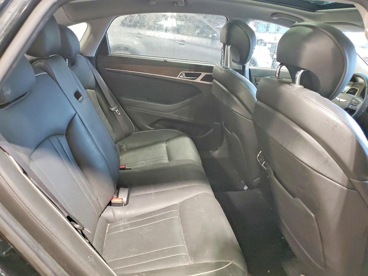 2016 Hyundai Genesis VIN KMHGN4JE9GU160040 photo 10