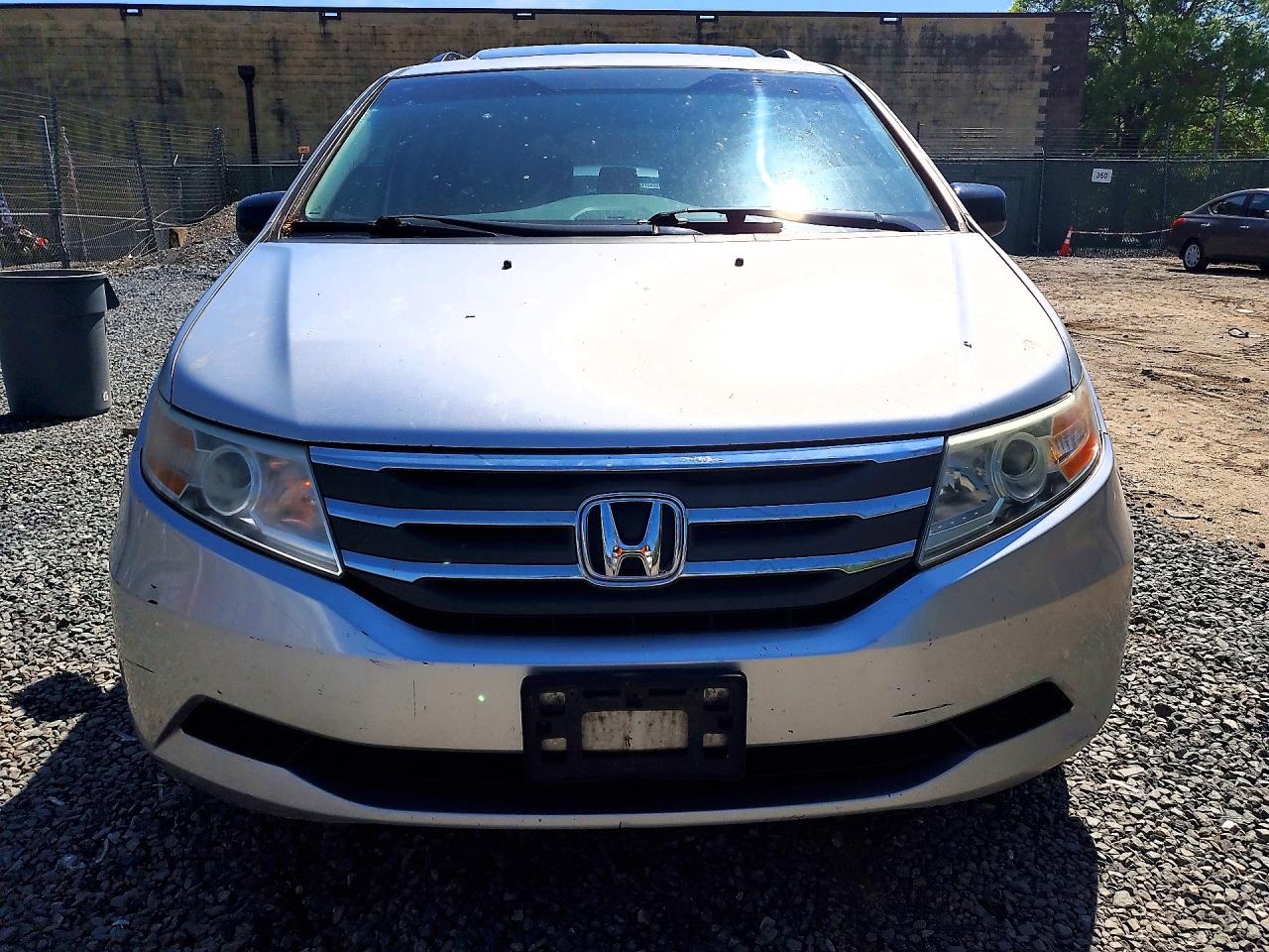 2011 Honda All models VIN 5FNRL5H61BB043898 photo 5