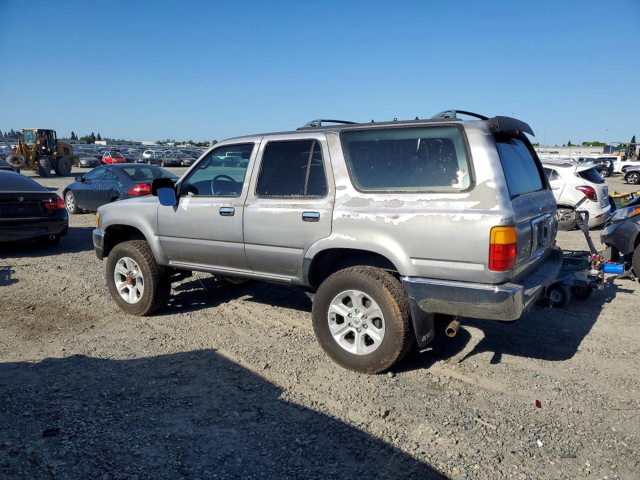 1993 Toyota 4runner VIN JT3VN39W8P0127447 photo 2
