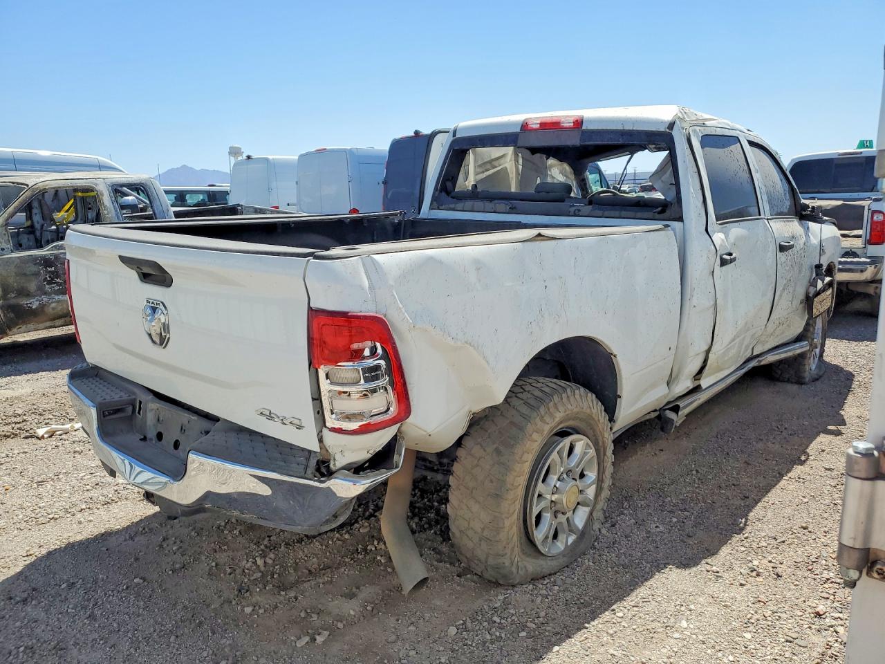 2021 Ram 2500 VIN 3C6UR5CL1MG658431 photo 3