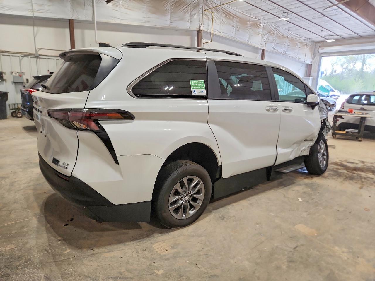 2023 Toyota All models VIN 5TDJRKEC1PS177821 photo 3