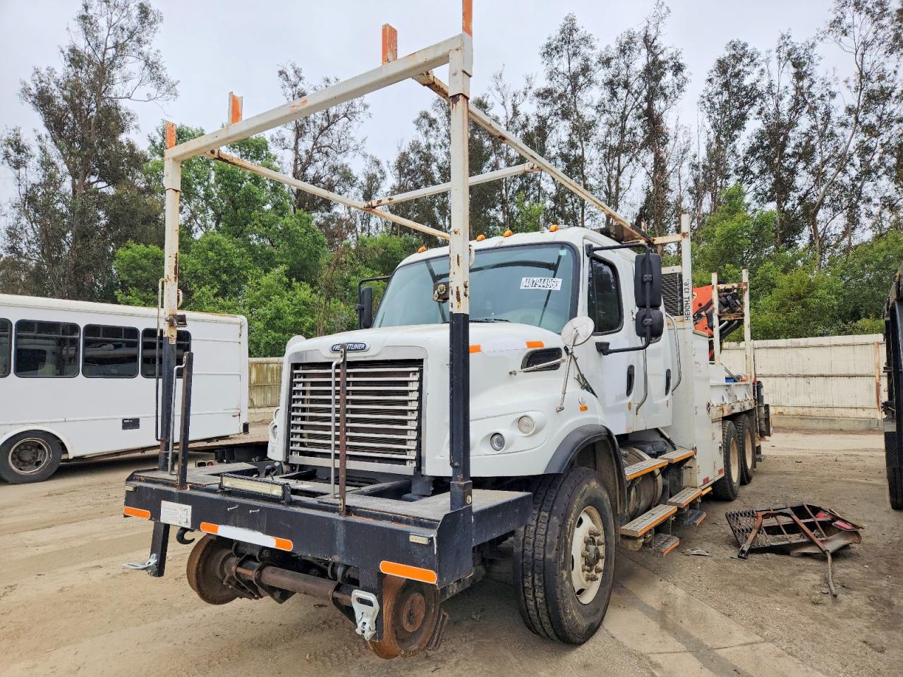 2013 FREIGHTLINER All other VIN 1FVHC3BS7DHFA4744 photo 2