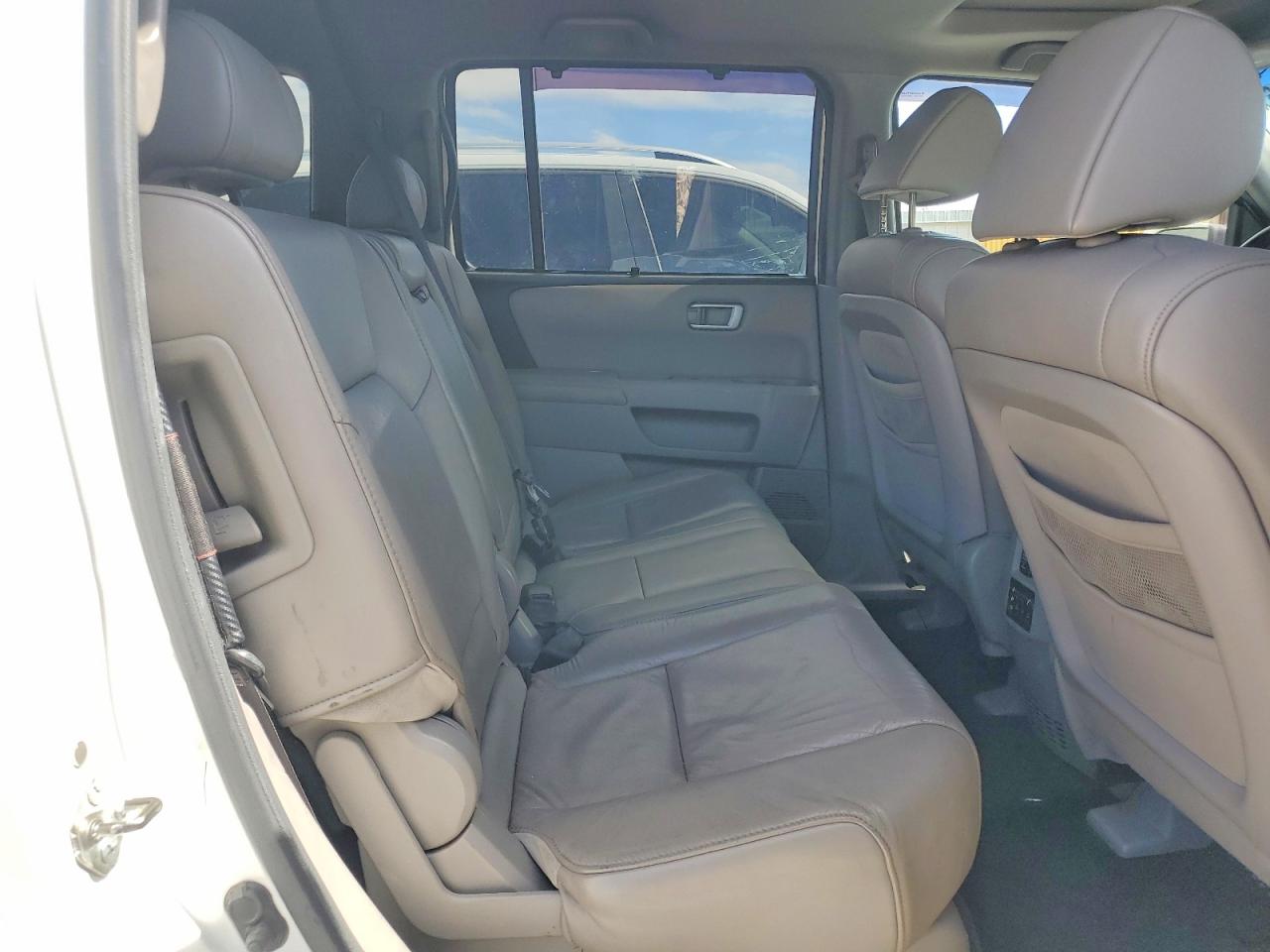 2010 Honda Pilot VIN 5FNYF4H97AB030692 photo 10