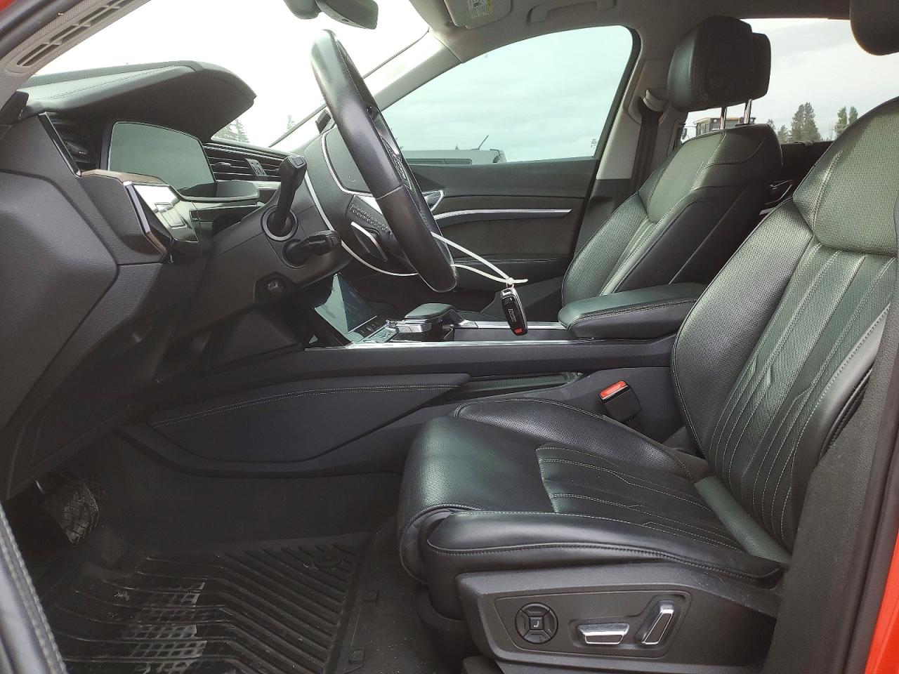 2019 Audi E-tron VIN WA1VABGE8KB011412 photo 7
