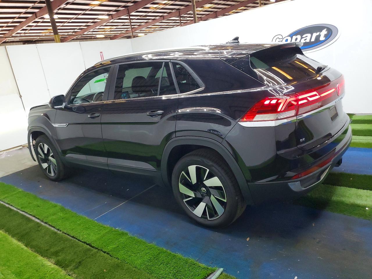 2026 VOLKSWAGEN Atlas VIN 1V2HC2CA4TC206207 photo 2