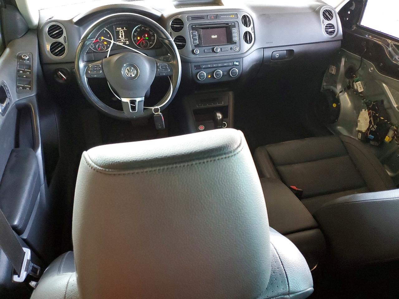 2014 Volkswagen Tiguan VIN WVGBV3AXXEW510864 photo 8