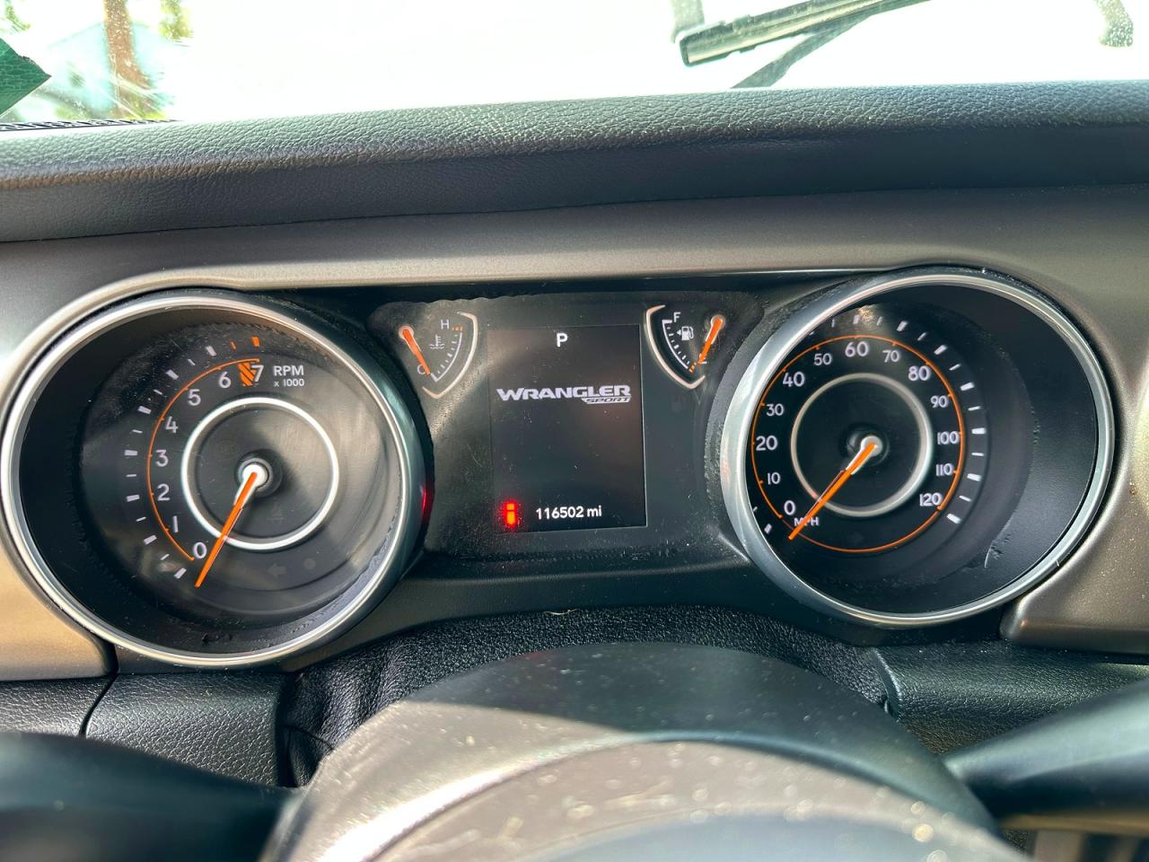 2018 Jeep Wrangler / VIN 1C4HJXDG5JW162480 photo 6