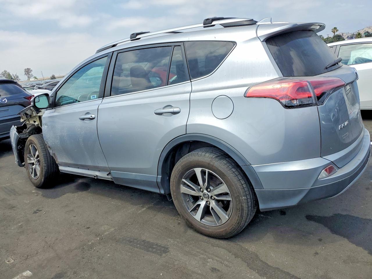 2016 Toyota Rav4 VIN 2T3RFREV9GW448208 photo 2