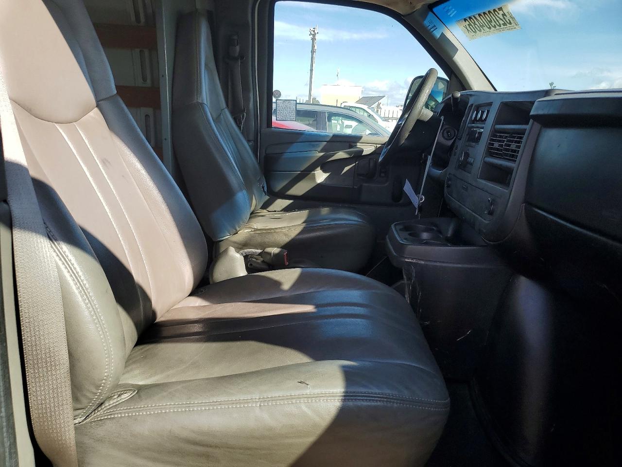 2008 CHEV Express VIN 1GCFG15X281104707 photo 11