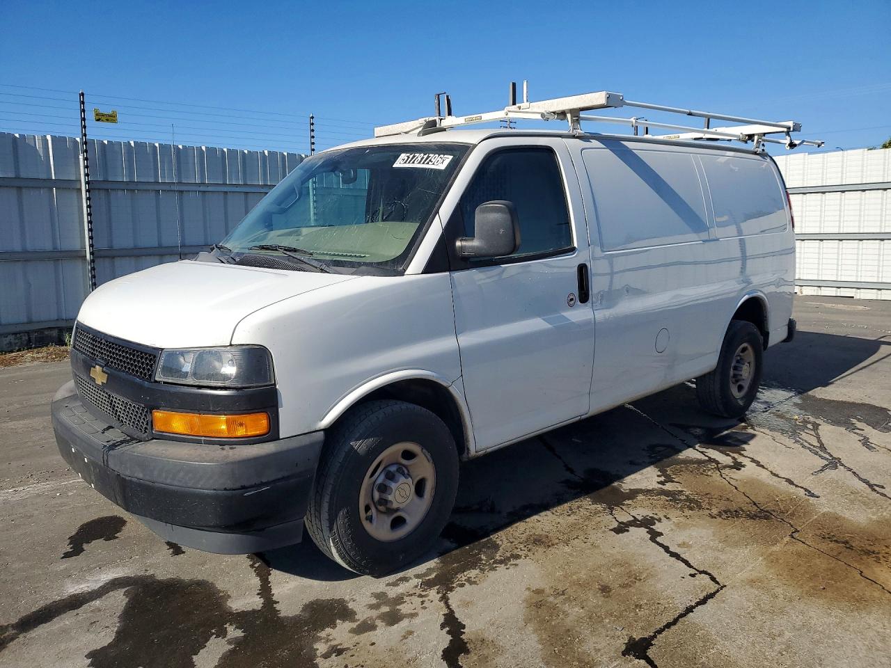 2020 CHEV Express VIN 1GCWGAFP7L1185758 photo 1