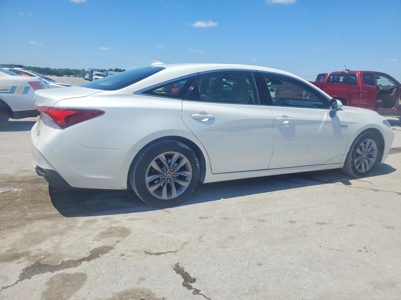 2019 Toyota Avalon VIN 4T1B21FB4KU011589 photo 3