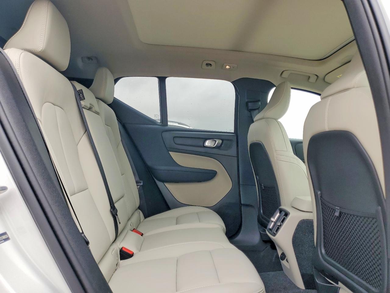 2026 Volvo Xc40 VIN YV4L12UC0T2700326 photo 10