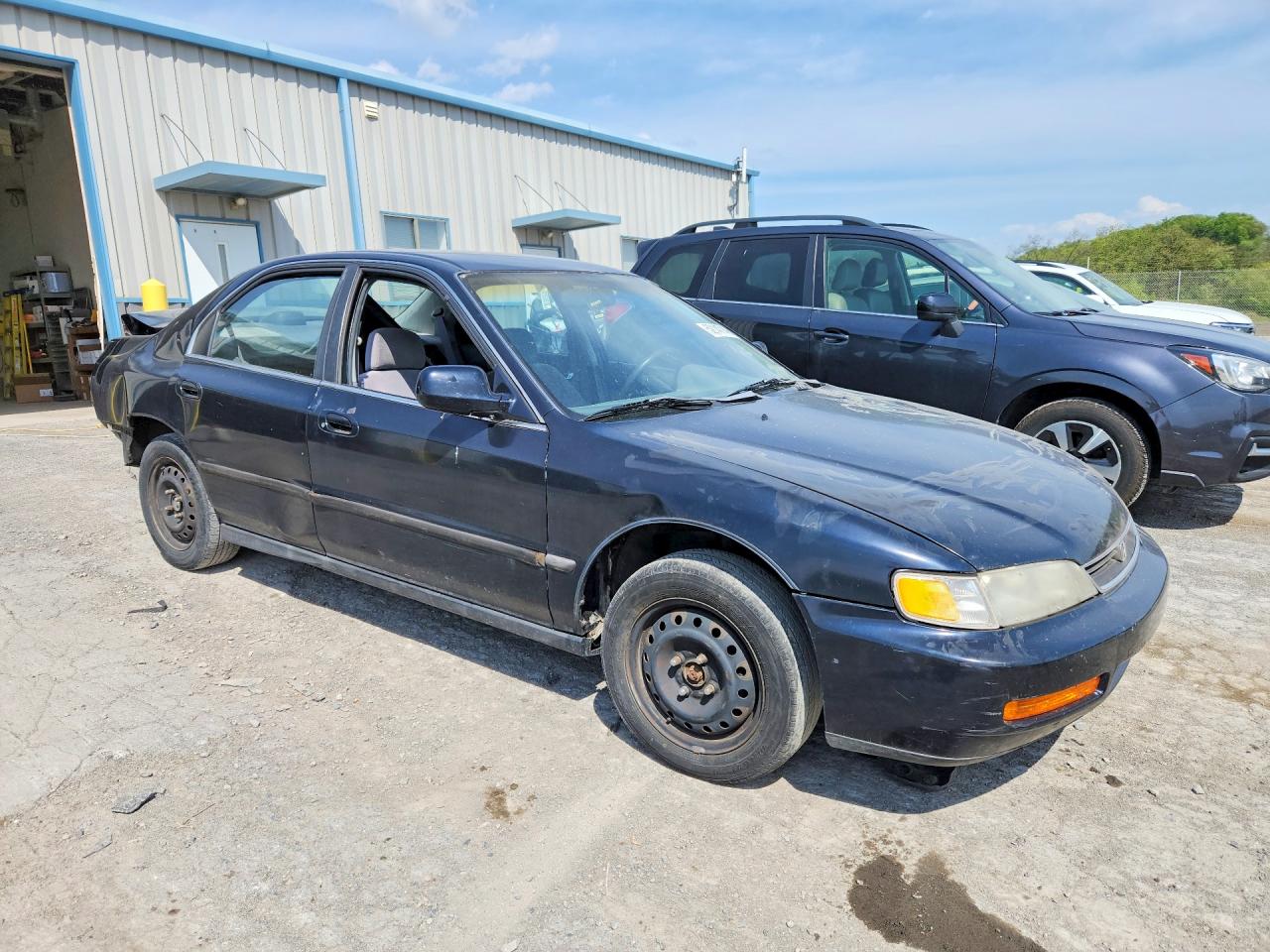1997 Honda Accord VIN 1HGCD563XVA083522 photo 4