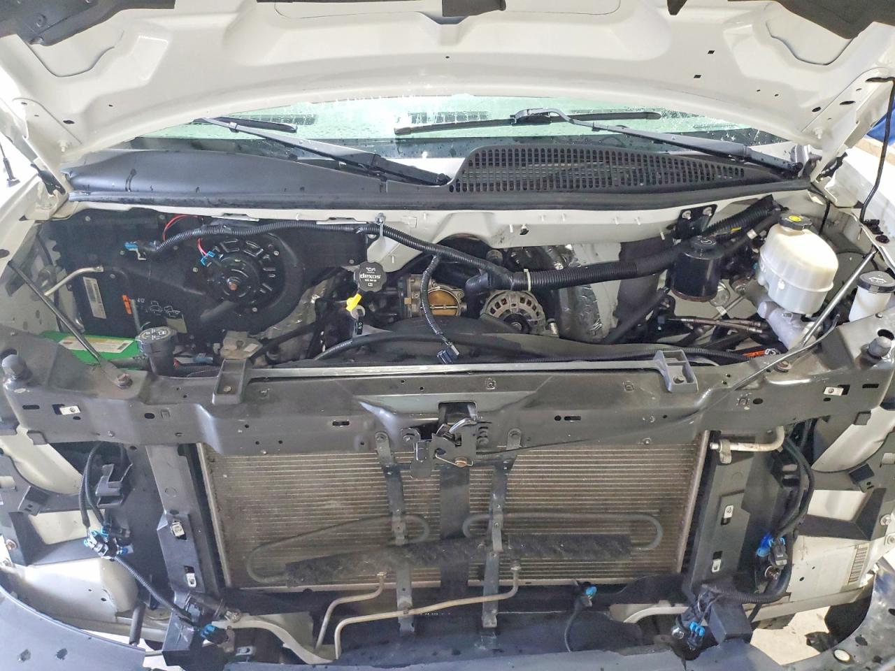 2018 Chevrolet Express VIN 1GCWGAFG1J1179449 photo 12