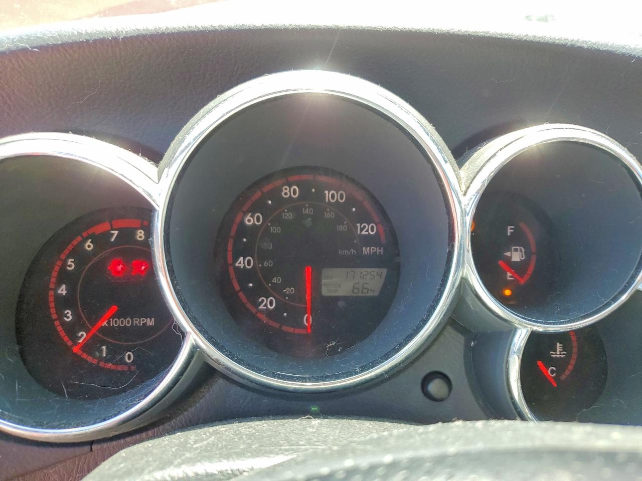 2005 TOYOTA Matrix VIN 2T1LR32E35C321069 photo 9