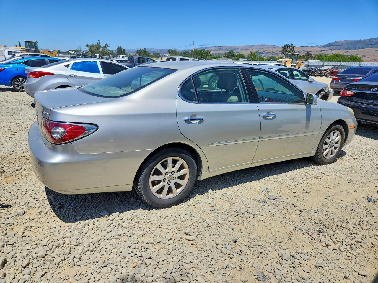 2004 Lexus Es330 VIN JTHBA30G845010030 photo 3