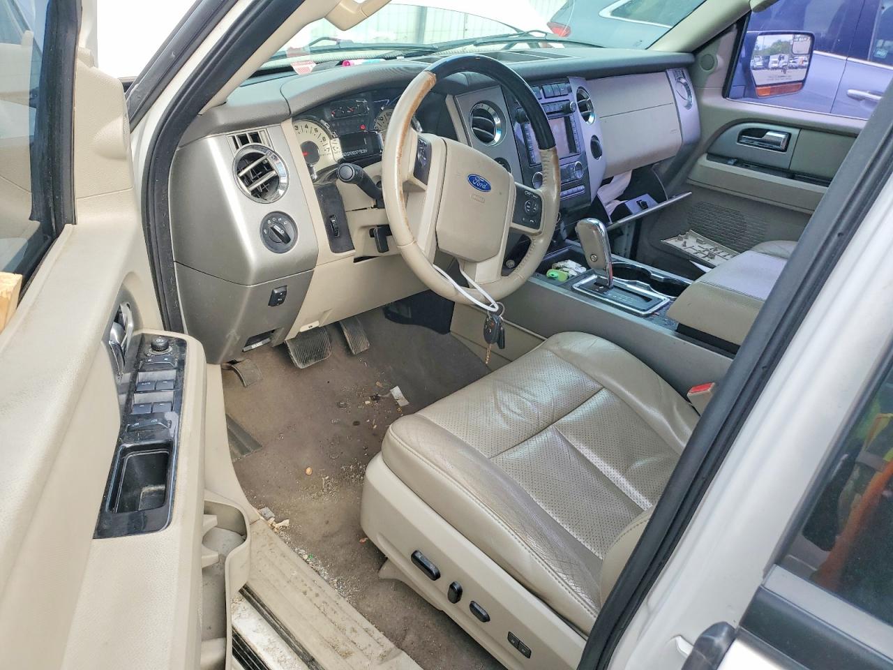 2013 Ford Expedition VIN 1FMJU2A52DEF01930 photo 8