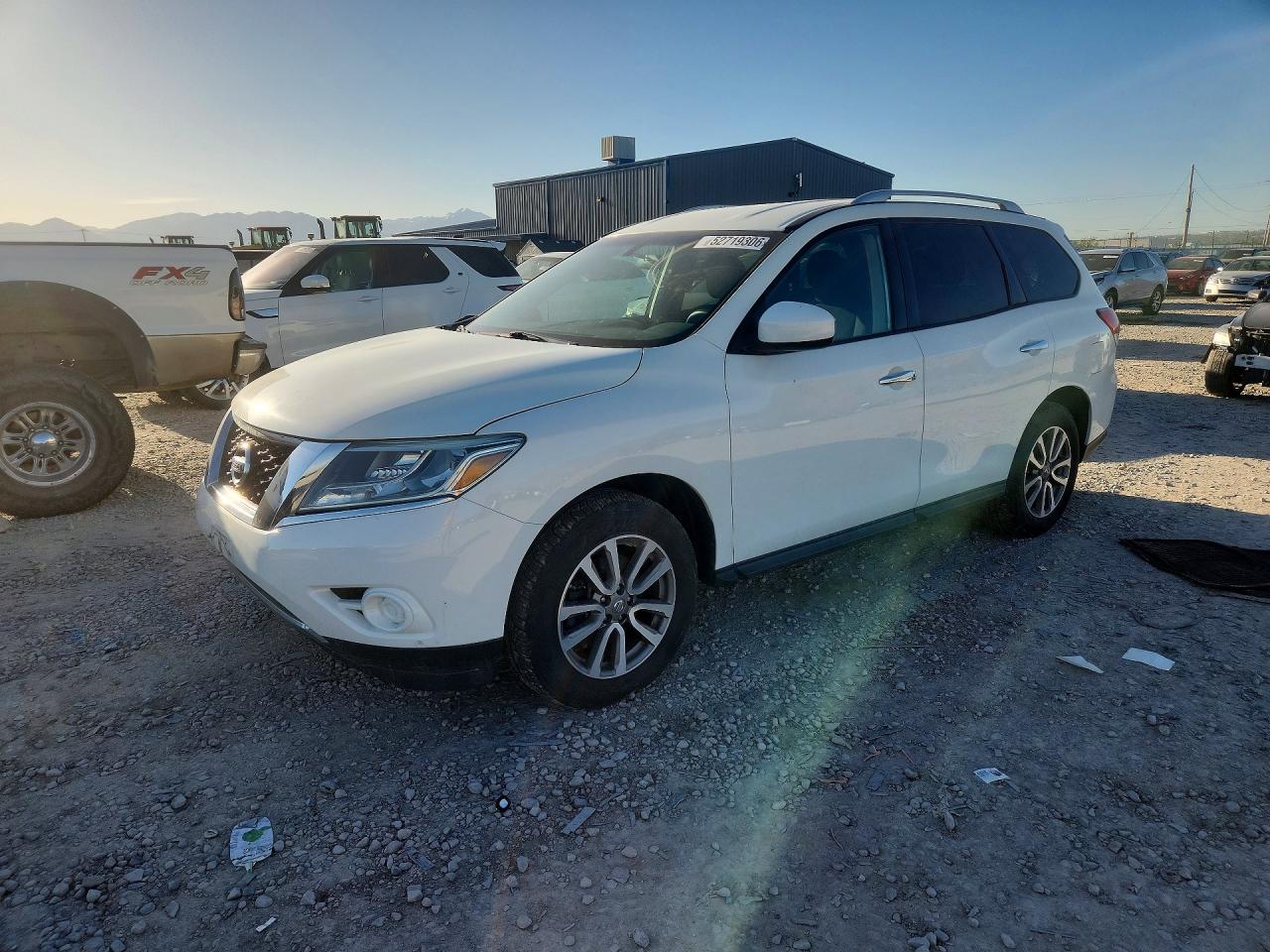 2016 Nissan Pathfinder VIN 5N1AR2MM2GC605273 photo 1