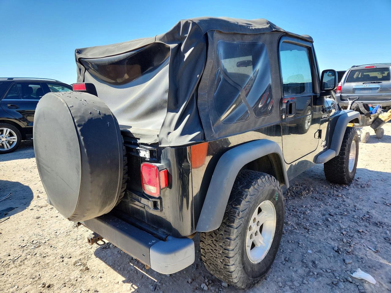 2004 Jeep Wrangler / VIN 1J4FA49S44P734151 photo 3