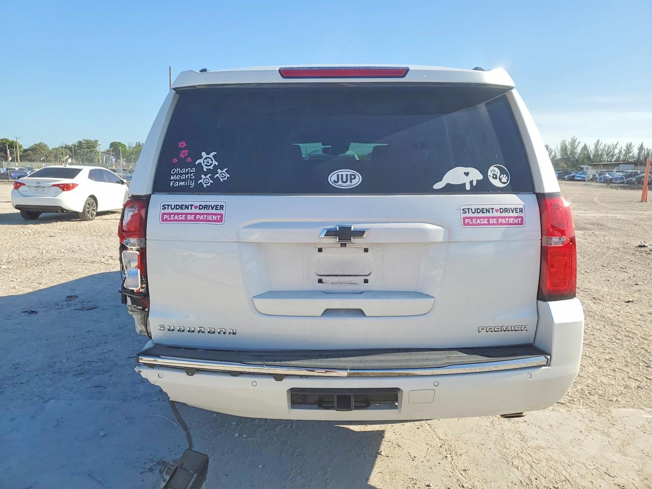 2020 CHEV Suburban VIN 1GNSKJKJ7LR297628 photo 6