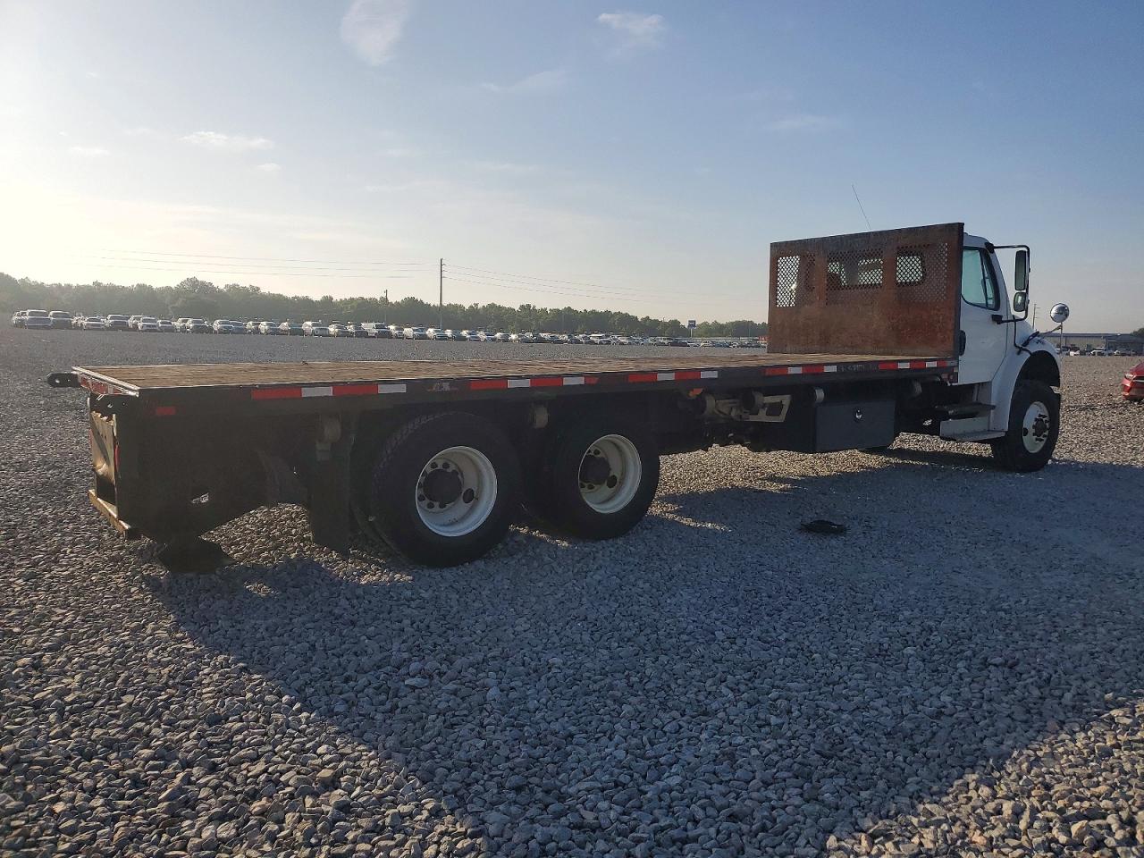 2016 FREIGHTLINER All other VIN 1FVHCYCY8GHHT7640 photo 4