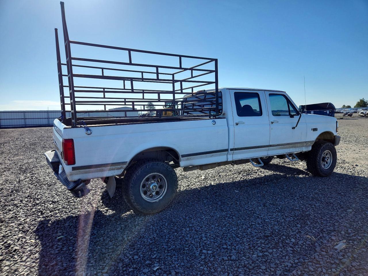 1996 Ford F350 VIN 1FTJW36G3TEB47638 photo 3