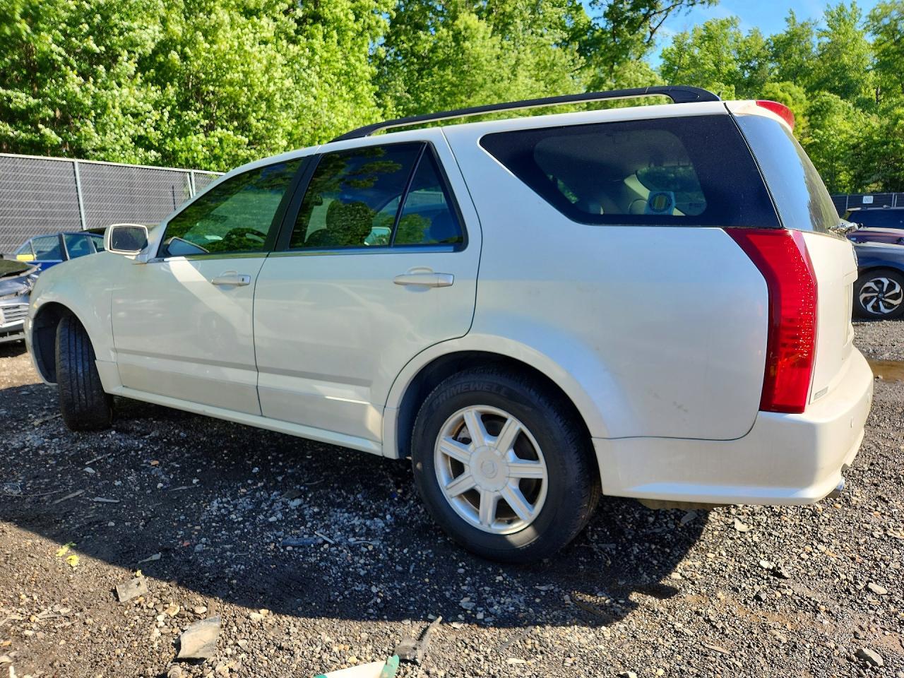 2004 Cadillac Srx VIN 1GYEE637240174493 photo 2