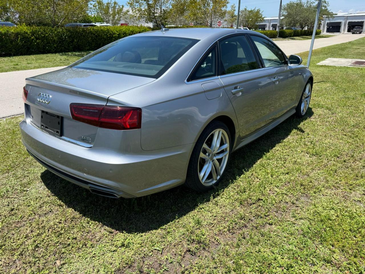 2016 Audi A6 VIN WAUJGAFCXGN100544 photo 4
